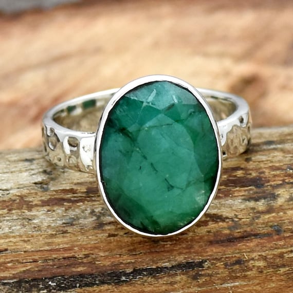 Oval Cut Emerald Ring at Diamond and Gold Warehouse