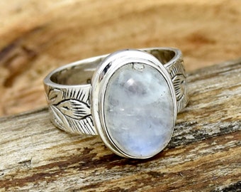 Natural Moonstone Ring, 925 Sterling Silver Ring, Birthstone Ring, Textured Ring, Moonstone Rainbow Ring, Statement Ring, Handmade Jewelry