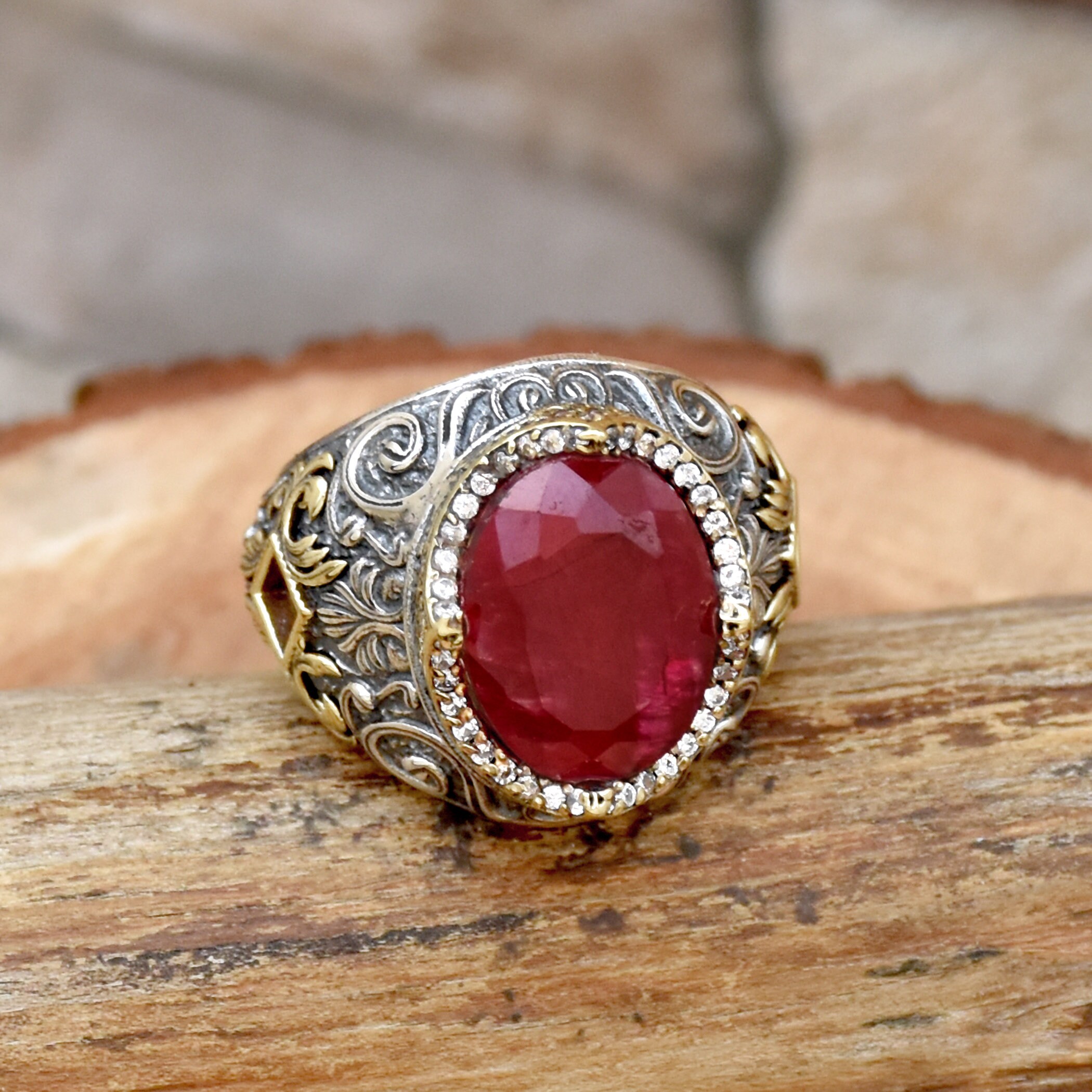 ハンドメイドのインド産ルビーリング：ツートンカラーのスターリング