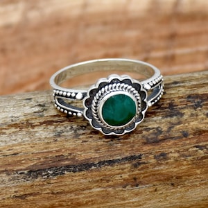 Handmade Sterling Silver Indian Emerald Ring: Bohemian Statement Jewelry