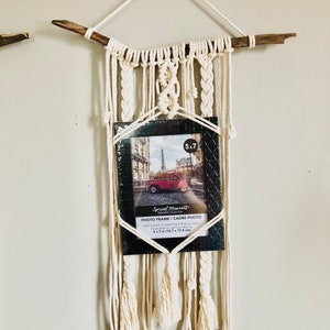 Handmade Macrame Wallhanging with 5x7 Picture Frame Display // Boho Decor // Boho Gallery Wall