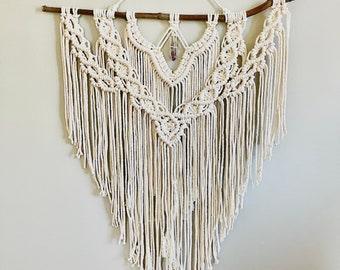 Macrame Tapestry with Amethyst Crystal // Wall Hanging // Boho Decor // Hippie Decor // Coastal Decor // Home Decor // Yoga Decor