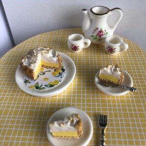 Skala 1:12 Domek dla lalek Miniaturowy tort Domek dla lalek Kuchnia Akcesoria do jedzenia Ciasta Pieczenie ciast Cytryna Beza Ciasto dyniowe Pieczone ciasto Krem