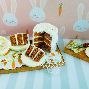 1:12 Scala Dollhouse Torta in miniatura Bambole Casa Cucina Accessorio alimentare Dessert Coniglietto pasquale Butt Carota Vacanza Spring Board BancoNe Display