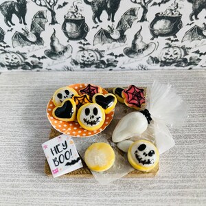 Skala 1:12 Domek dla lalek Miniatura Ciasto Domek dla lalek Kuchnia Jedzenie Akcesorium Pieczenie Halloween Pająk Pajęczyna Różowy Czarny Serce Jack Skellington Karta