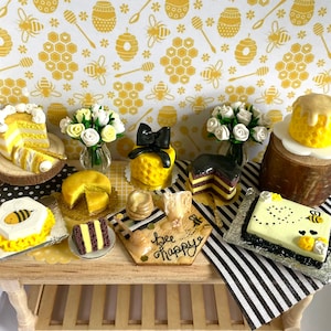 Pastel en miniatura para casa de muñecas a escala 1:12, accesorio de comida para cocina de casa de muñecas, postre de verano, abejorro, miel, abeja, tarta de queso con limón amarillo y chocolate.