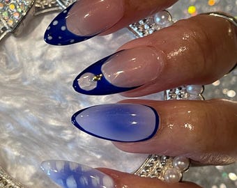 Trendy Blue Press on Nails