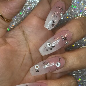 Flaky Press on Nails