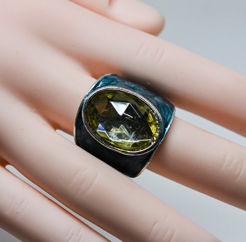 Silver tone with teal enamel and yellow crystal womens vintage ring Size 7