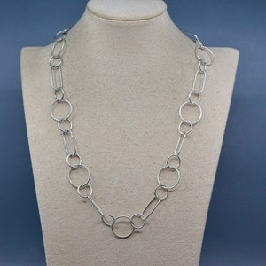 Silver tone, women&#39;s fashion necklace