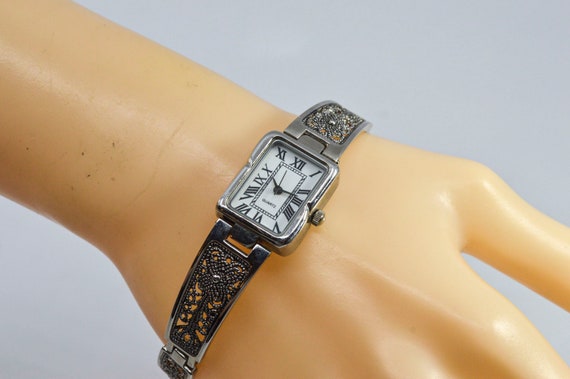 Silver tone with white dial womens wrist watch - image 5
