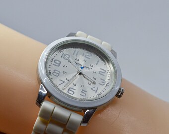 White Tone With Silver Dial Womens Fashion Wrist Watch