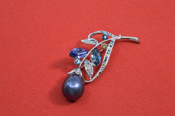 Silver tone with crystals womens fashion brooch - image 2