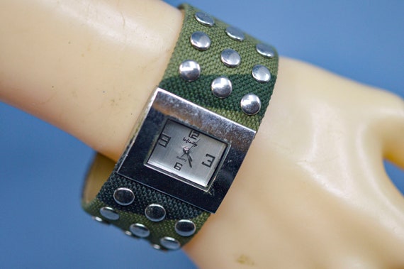 Silver and green tone, womens cuff watch - image 2