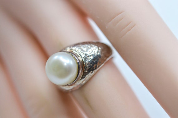 Silver tone with white, faux pearl, womens ring,s… - image 3