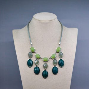 Silver and green tone, women&#39;s fashion necklace
