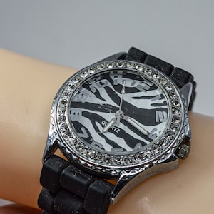 Black tone womens fashion watch
