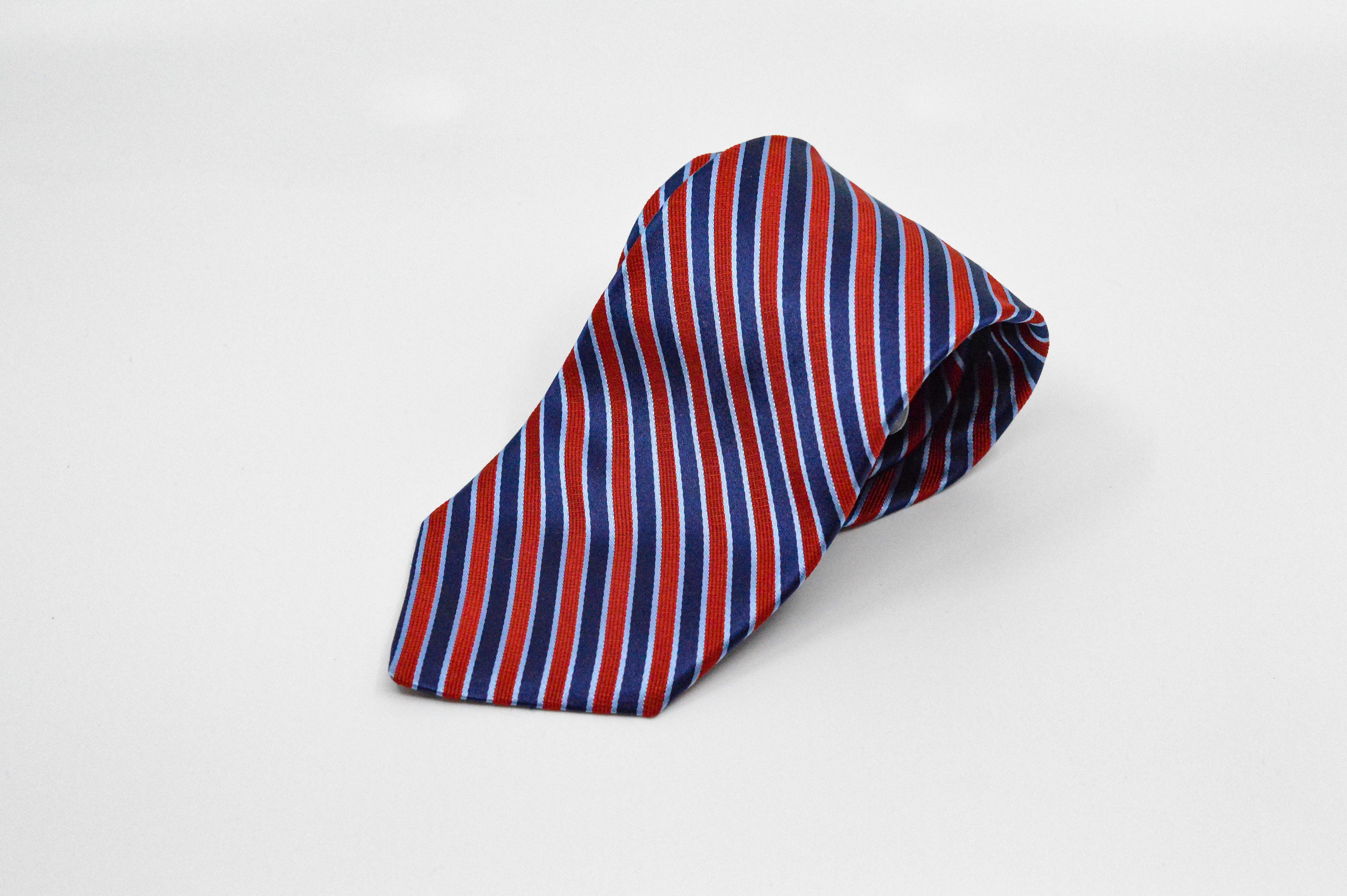 Nautica red and blue tone mens necktie , 3.5 inches wide