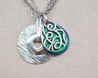 Zilveren en groenkleurige hanger, ketting
