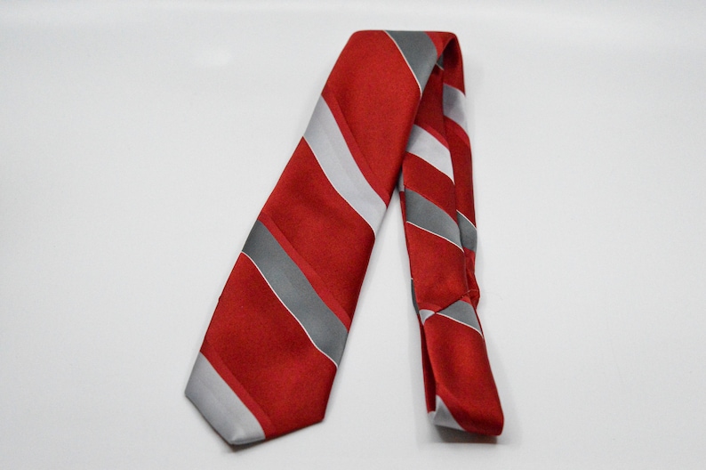 Austin Manor red and grey tone mens necktie