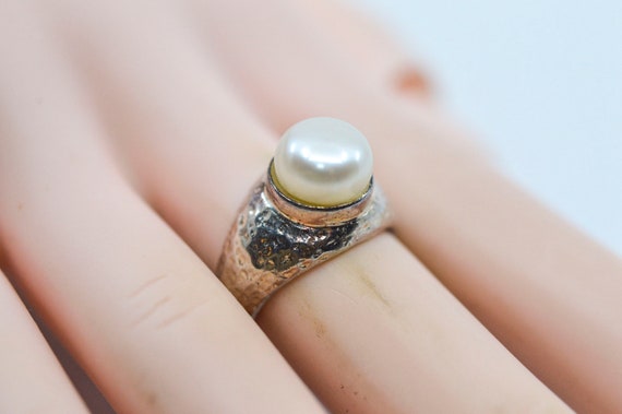 Silver tone with white, faux pearl, womens ring,s… - image 1