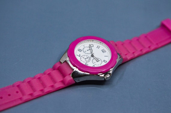 Pink and white watch new arrivals