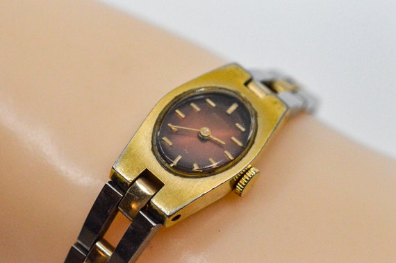 Vintage Seiko two tone womens wind up, mechanical… - image 1