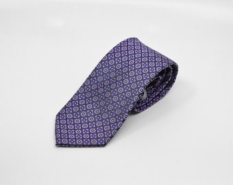 Geioffrey Beene purple tone mens necktie, 3.25 inches wide