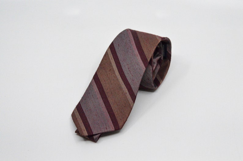 Hanover red tone mens necktie