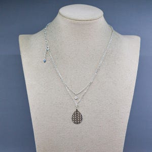 Silver tone, women&#39;s fashion necklace