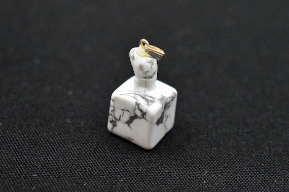 Carved stone , Asian perfume bottle pendant - image 4