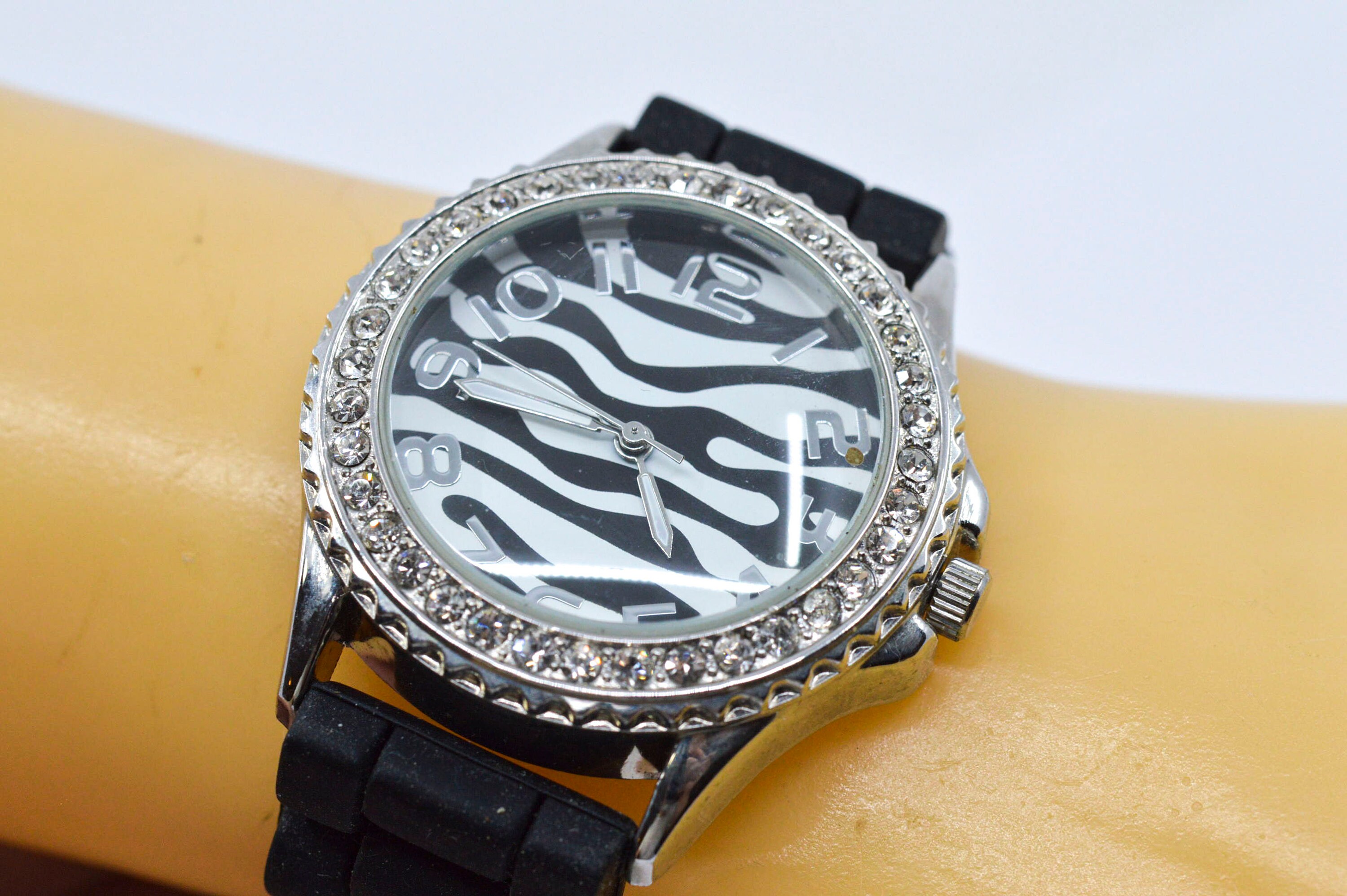 Black crystal watch best sale