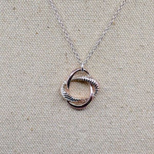 Silver tone, womens pendnat necklace