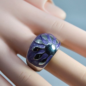 Purple and silver tone womens fashion enamel ring,size 9 1/4