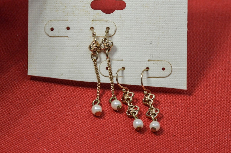Pair gold tone with faux pearls womens earrings
