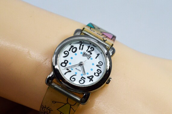 White bracelet shop watch