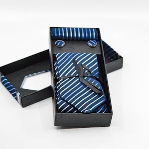 Blue tone mens gift set, necktie,handketchief and cufflinks