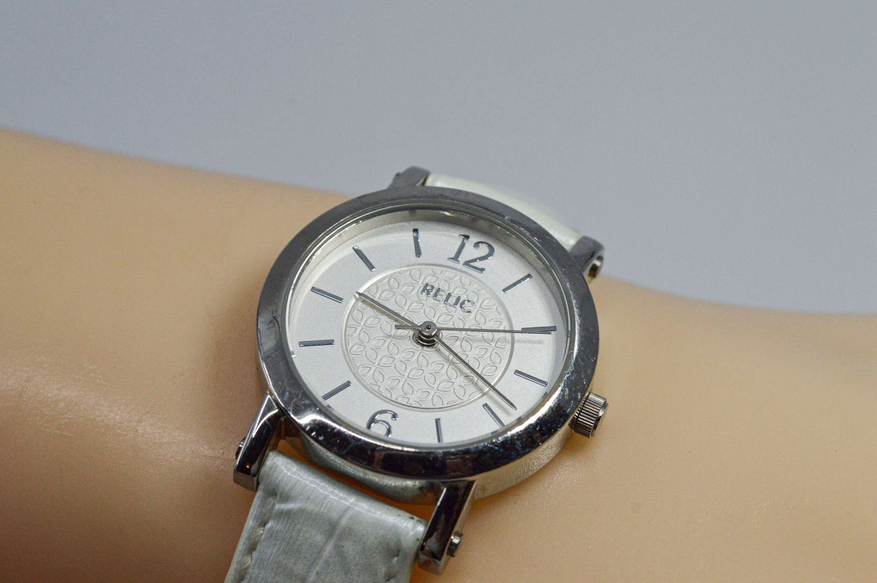 Relic Silver and White Women\'s Watch Relic Silver and White Tone Womens Fashion Wrist Watch - Etsy main image 4