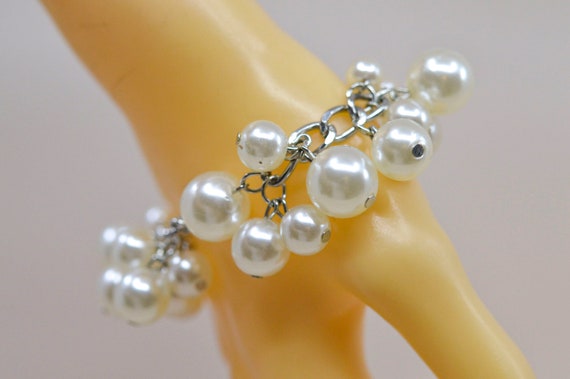 Silver tone with white tone beads, womens, bracel… - image 3