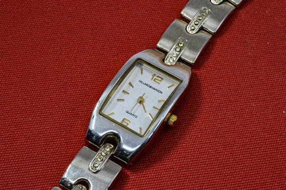 Hillard & Hanson Steel Tone With Silver Dial .crystals on  display picture 1