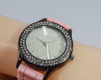 Pink tone womens fashion wrist watch