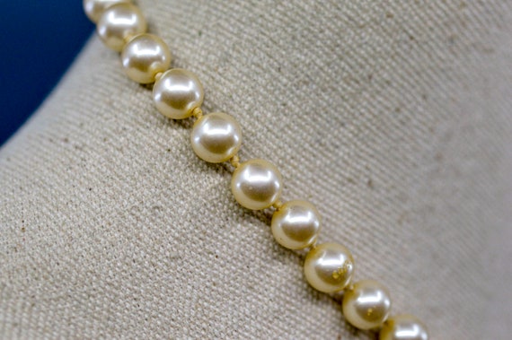 Gold and white tone, faux beads, womens necklace - image 3