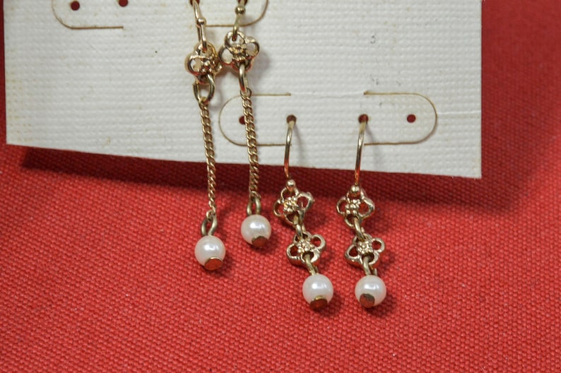 Pair gold tone with faux pearls womens earrings
