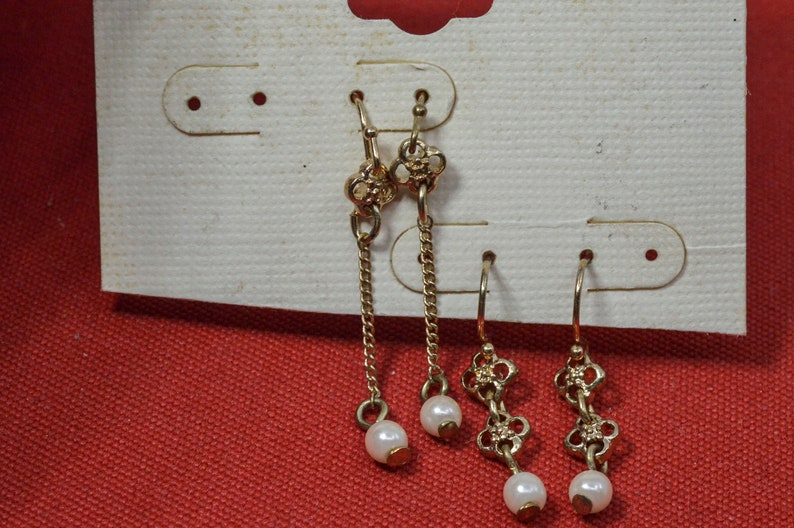 Pair gold tone with faux pearls womens earrings