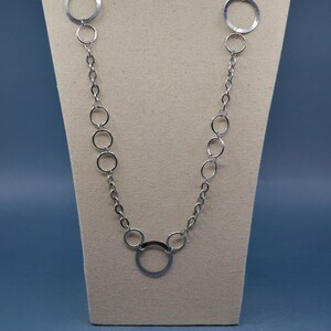 Silver tone, women&#39;s fashion necklace