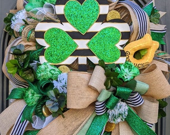 St Patrick's Day Shamrock Wreath: Lucky Front Door Decor