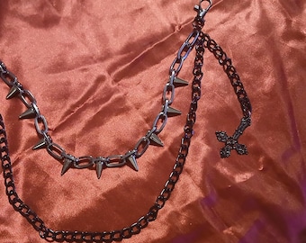 Łańcuch portfela satanistycznego, łańcuszek z odwróconym krzyżem