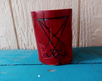 Świecznik na podgrzewacz Lucyfer Sigil Log: przetworzony satanistyczny wystrój
