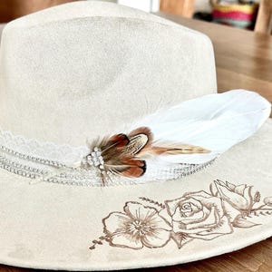 Custom Wedding Cowgirl Hat - Burned Western Headpiece for Boho Brides, Custom cowboy fedora with burned arrangement to match your bouquet.