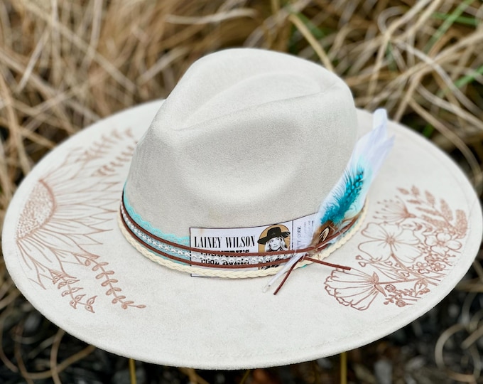 Lainey Wilson Concert Wide Brimmed Cowgirl Hat